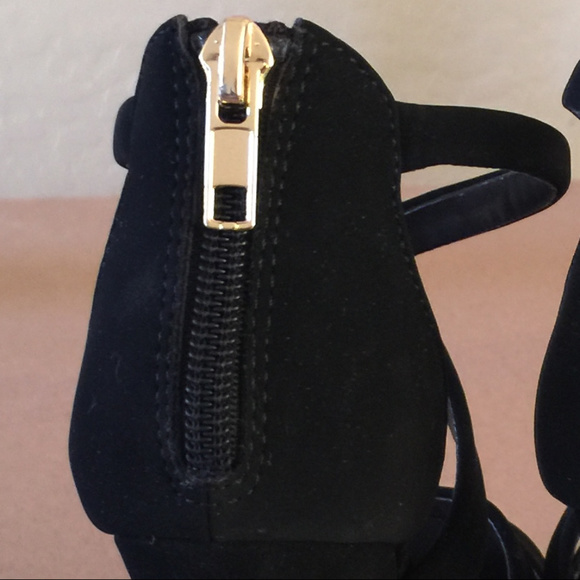 Heart in D High Heels - Picture 6 of 6